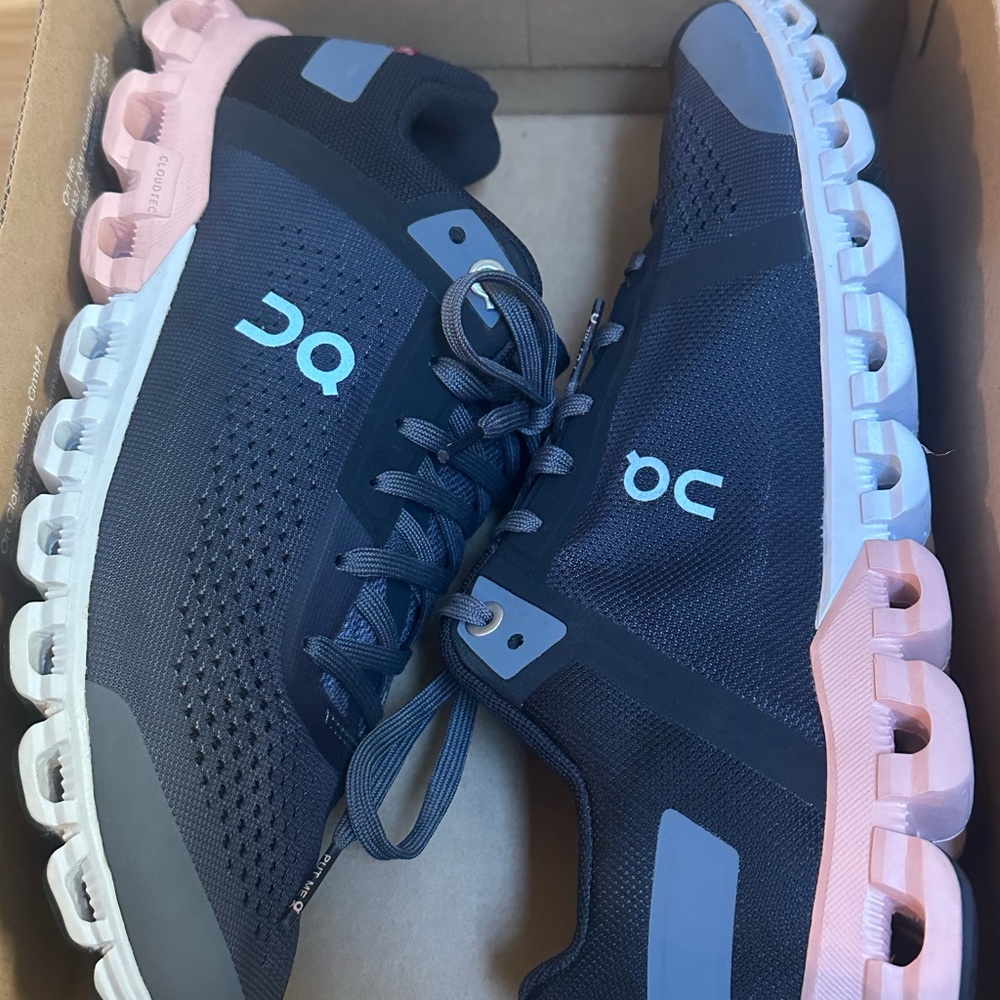 BRAND NEW On cloud Women's Navy Blue and Pink Athletic Shoes